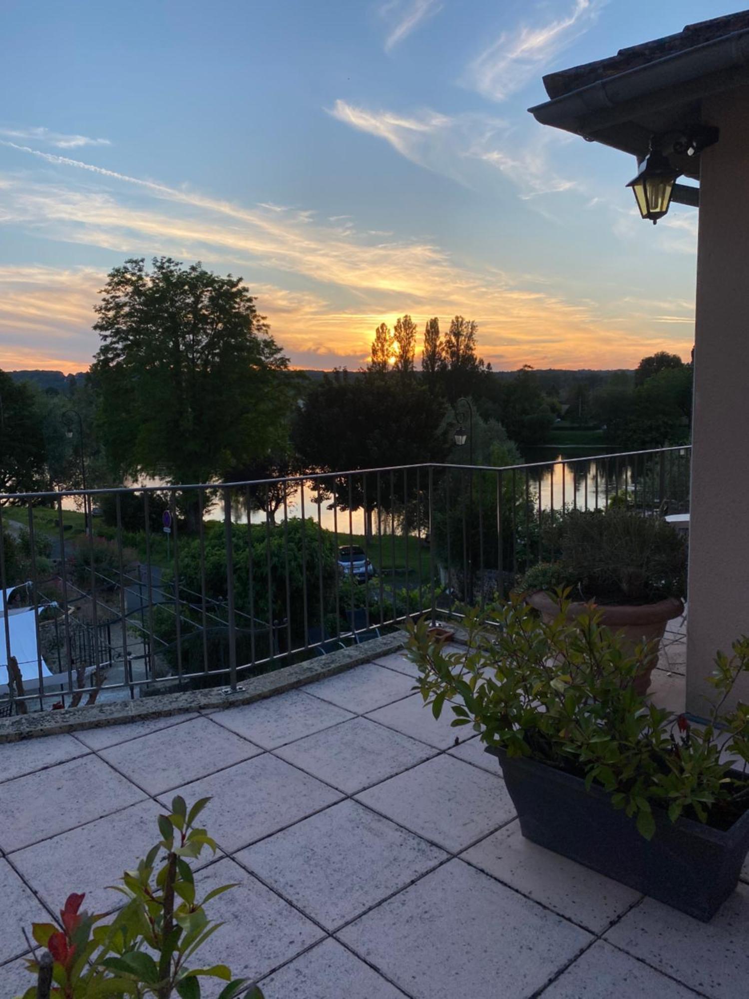 Hotel-Restaurant Cote Rivage Badefols-sur-Dordogne Exterior photo
