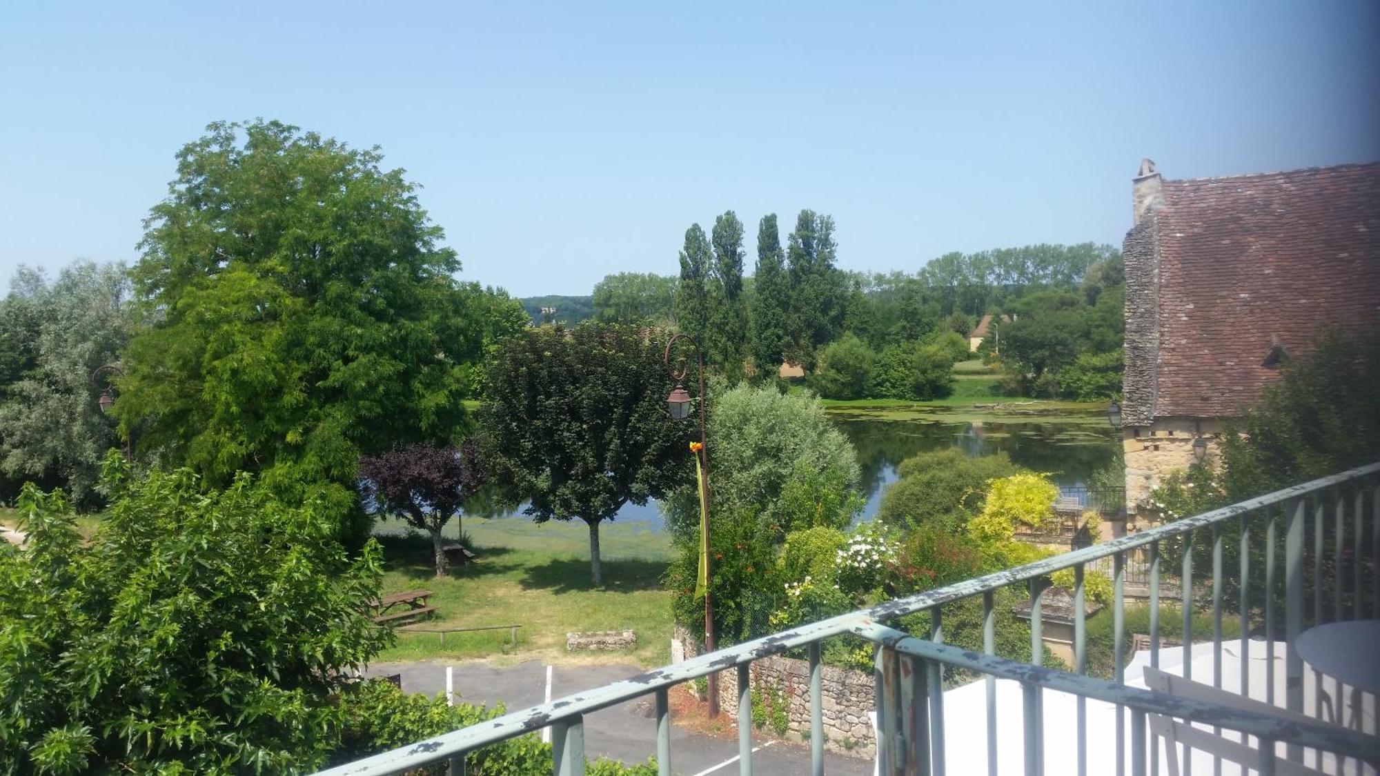 Hotel-Restaurant Cote Rivage Badefols-sur-Dordogne Exterior photo